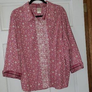 SALE... EUC Cute Button Down Top🩵💜